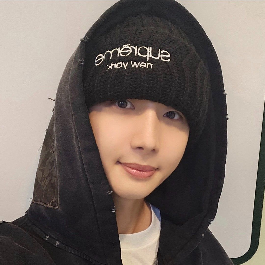 Behind-the-scenes cut of Hui (PENTAGON)