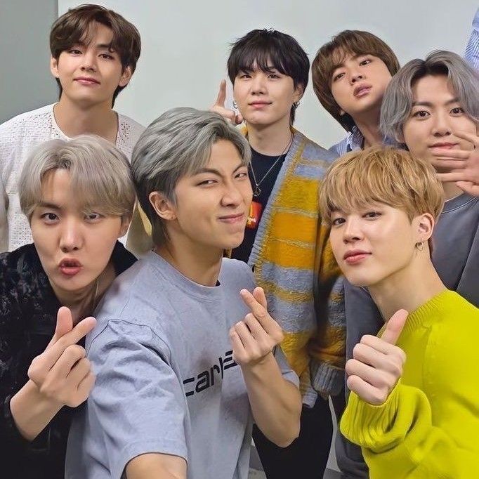 Today's hottest K-pop community feed