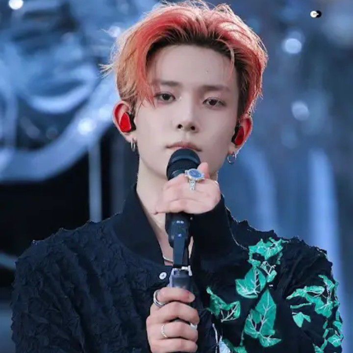 Latest photo of Heeseung (ENHYPEN)