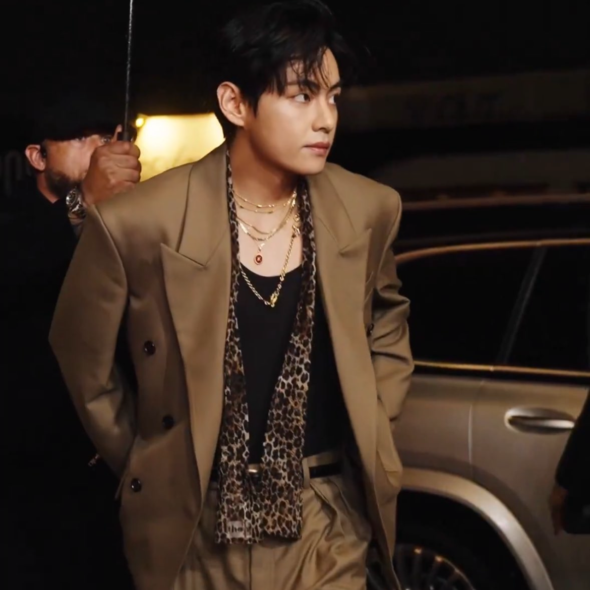 Potret di balik layar V (BTS)