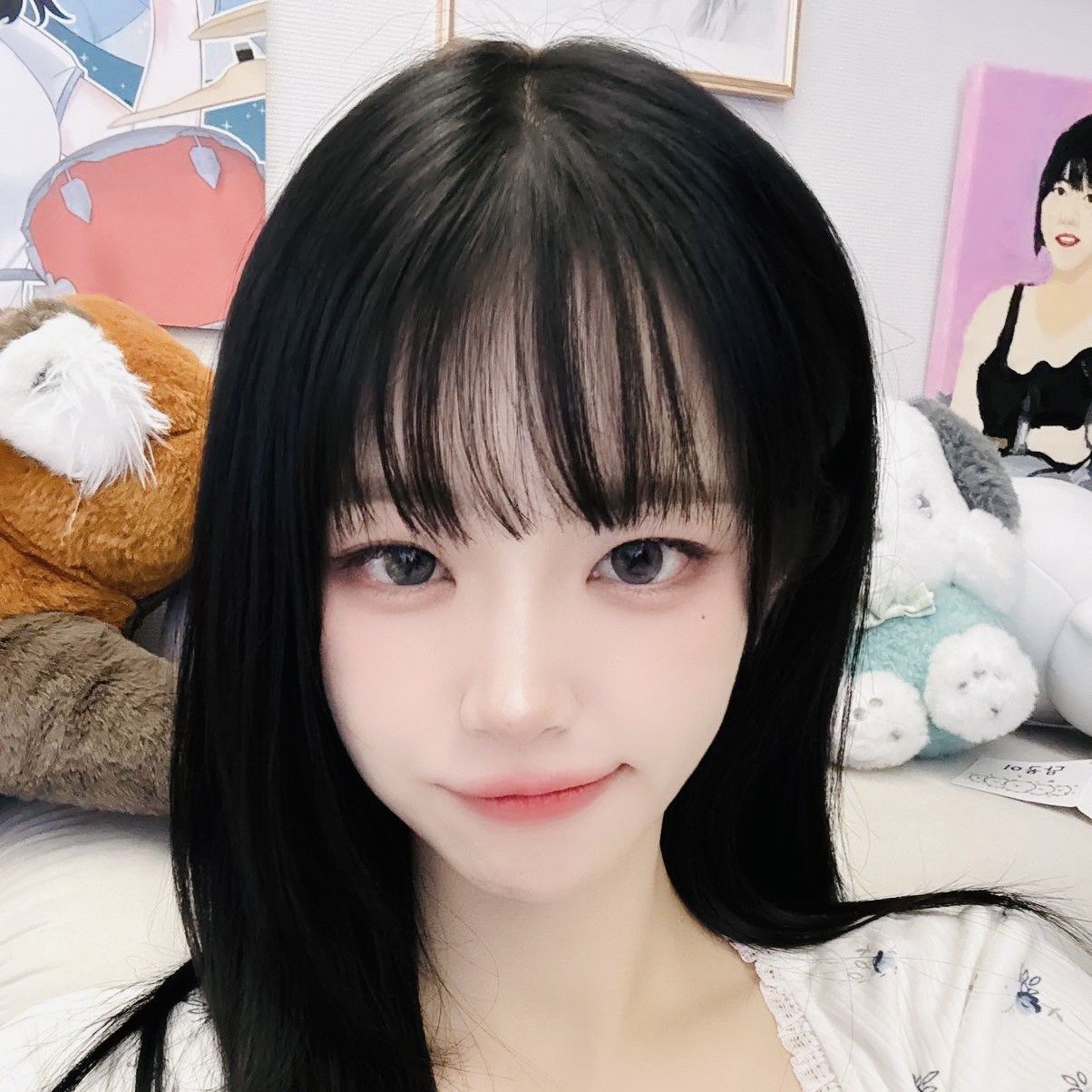 Behind-the-scenes cut of Chodan (QWER)