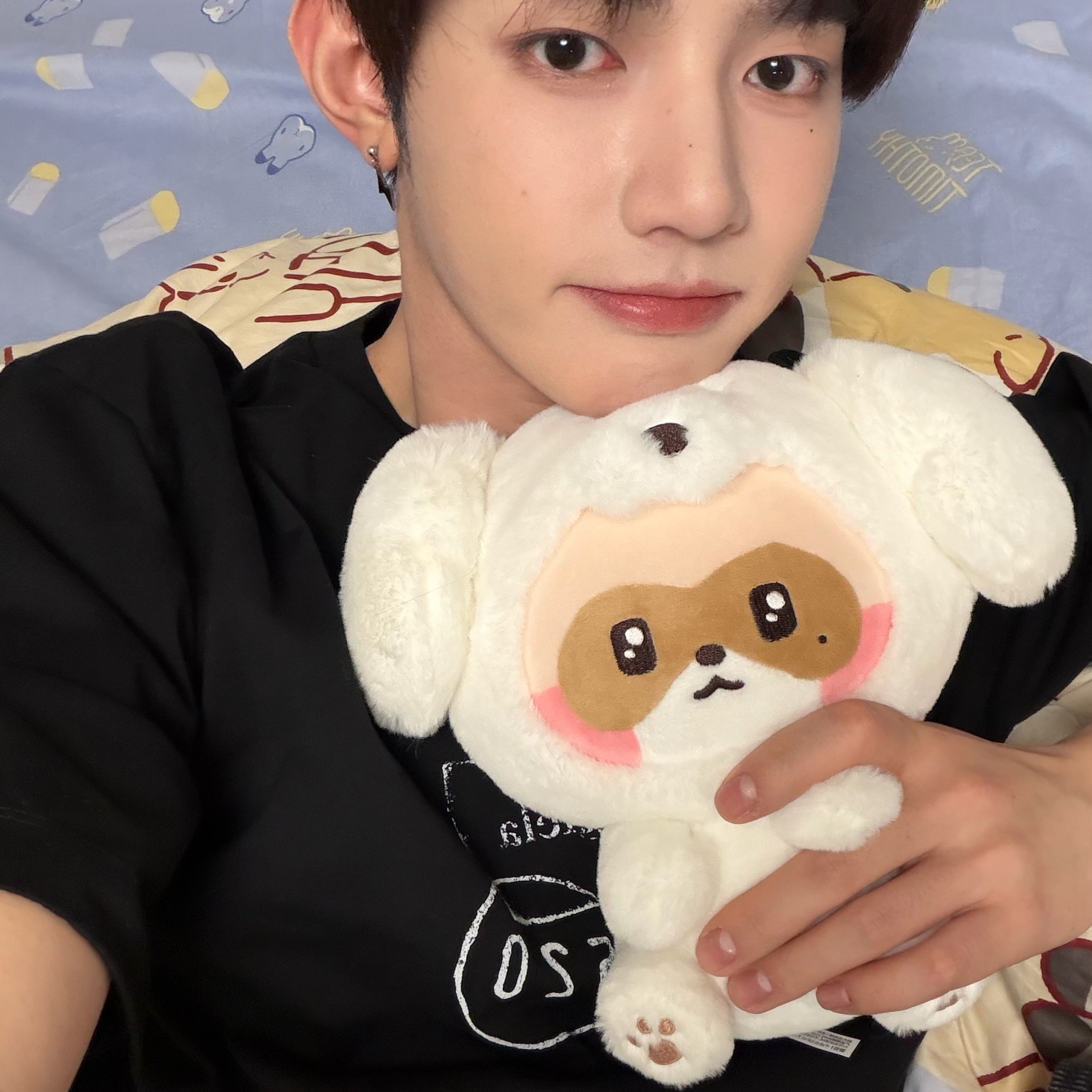 章昊 (ZEROBASEONE)的最新照片