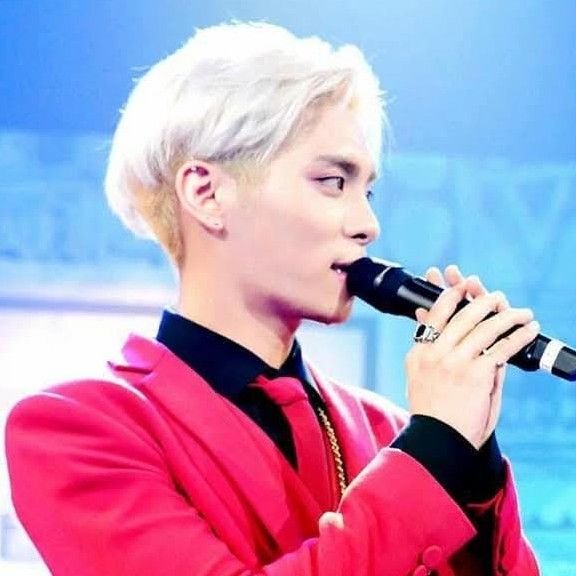 Behind-the-scenes cut of Jonghyun (SHINee)