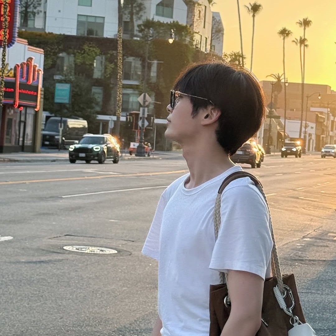 A moment captured by Sung Hanbin (ZEROBASEONE)'s fan