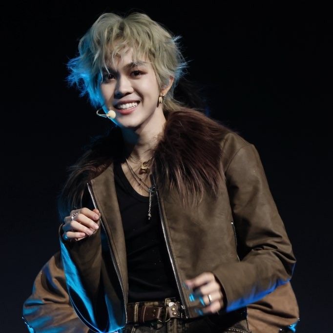 A moment captured by THI-O (NexT1DE)'s fan