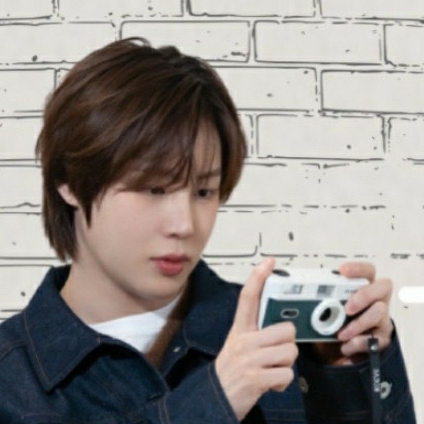 Behind-the-scenes cut of Ha Sungwoon