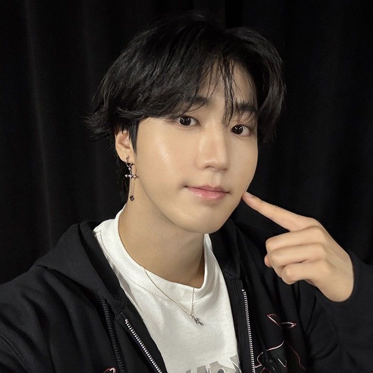 Behind-the-scenes cut of Stray Kids