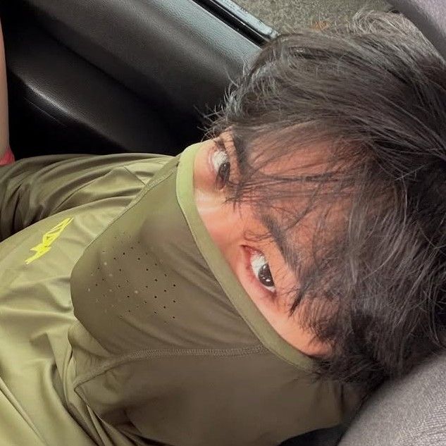 뷔 (방탄소년단)의 최신 사진