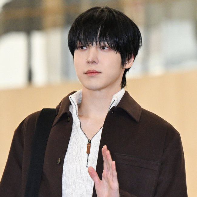 Recent activity shot of Yunho (ATEEZ)