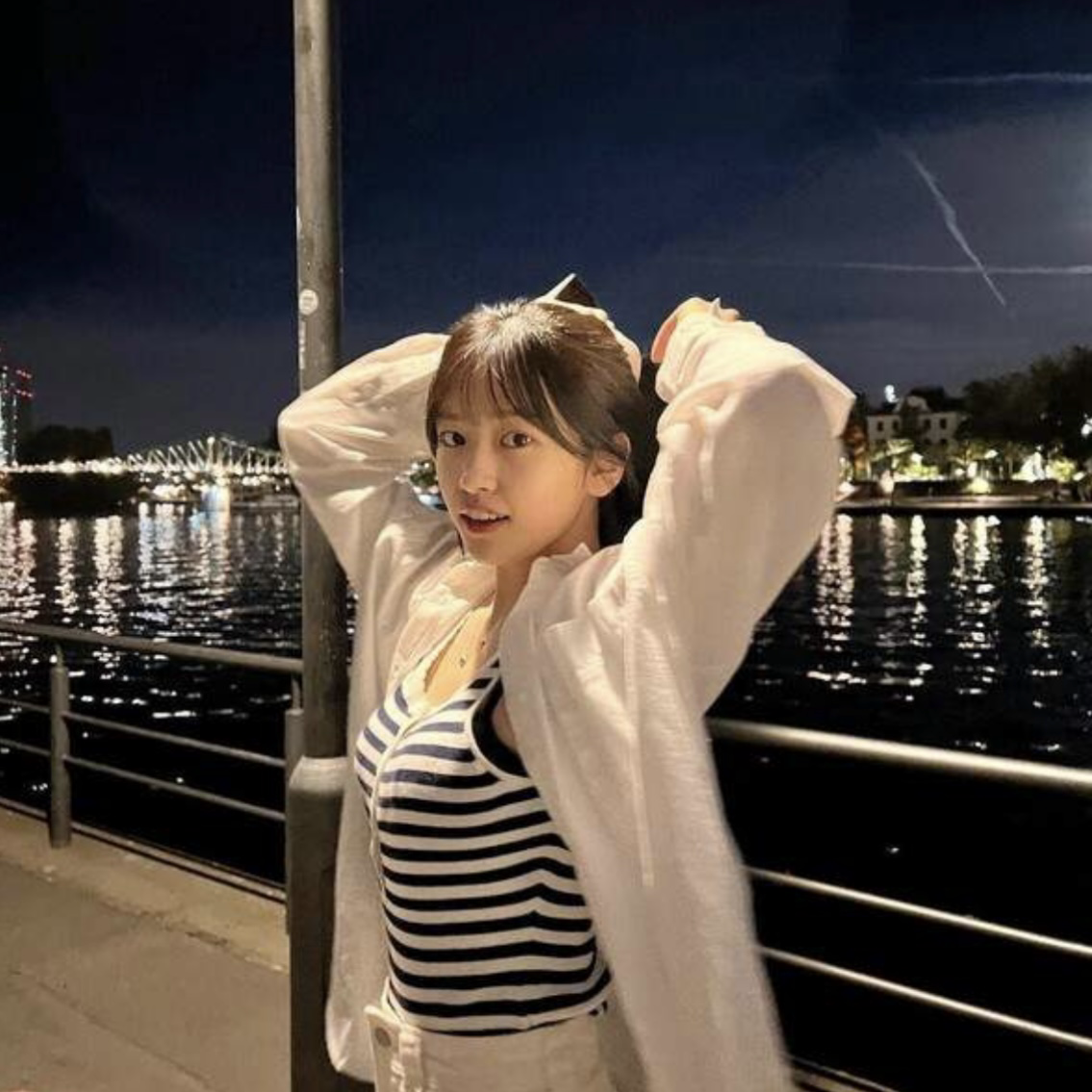 A moment captured by An Yujin (IVE)'s fan
