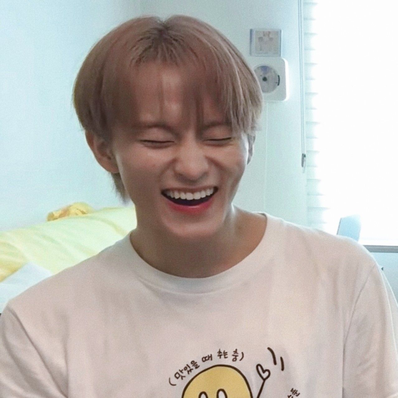 Behind-the-scenes cut of Mark (NCT 127, NCT DREAM)