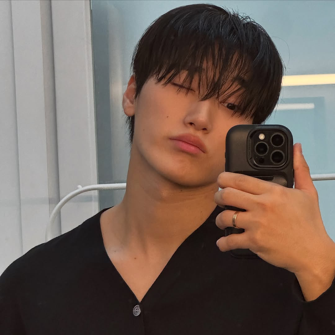 A moment captured by San (ATEEZ)'s fan