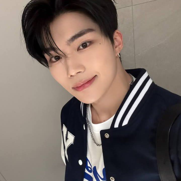 Latest photo of Park Gunwook (ZEROBASEONE)