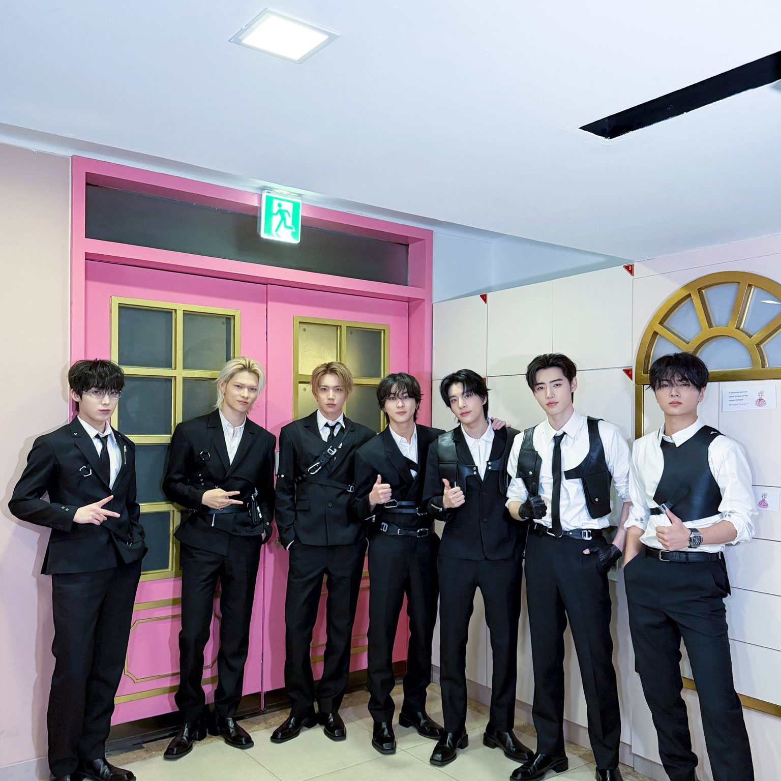 NI-KI (ENHYPEN)的最新照片