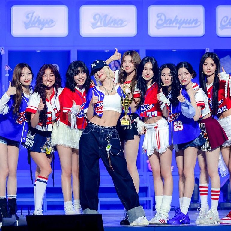 アイドル MESH UNIFORM - MOMO/ TWICE MESH UNIFORM - MOMO / TWICE『READY TO BE SPECIAL』 – JYP