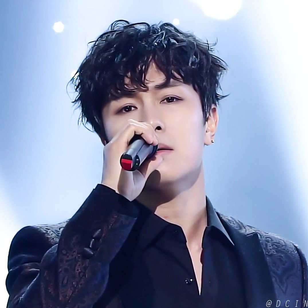 Behind-the-scenes cut of Kim Dongwan (SHINHWA)