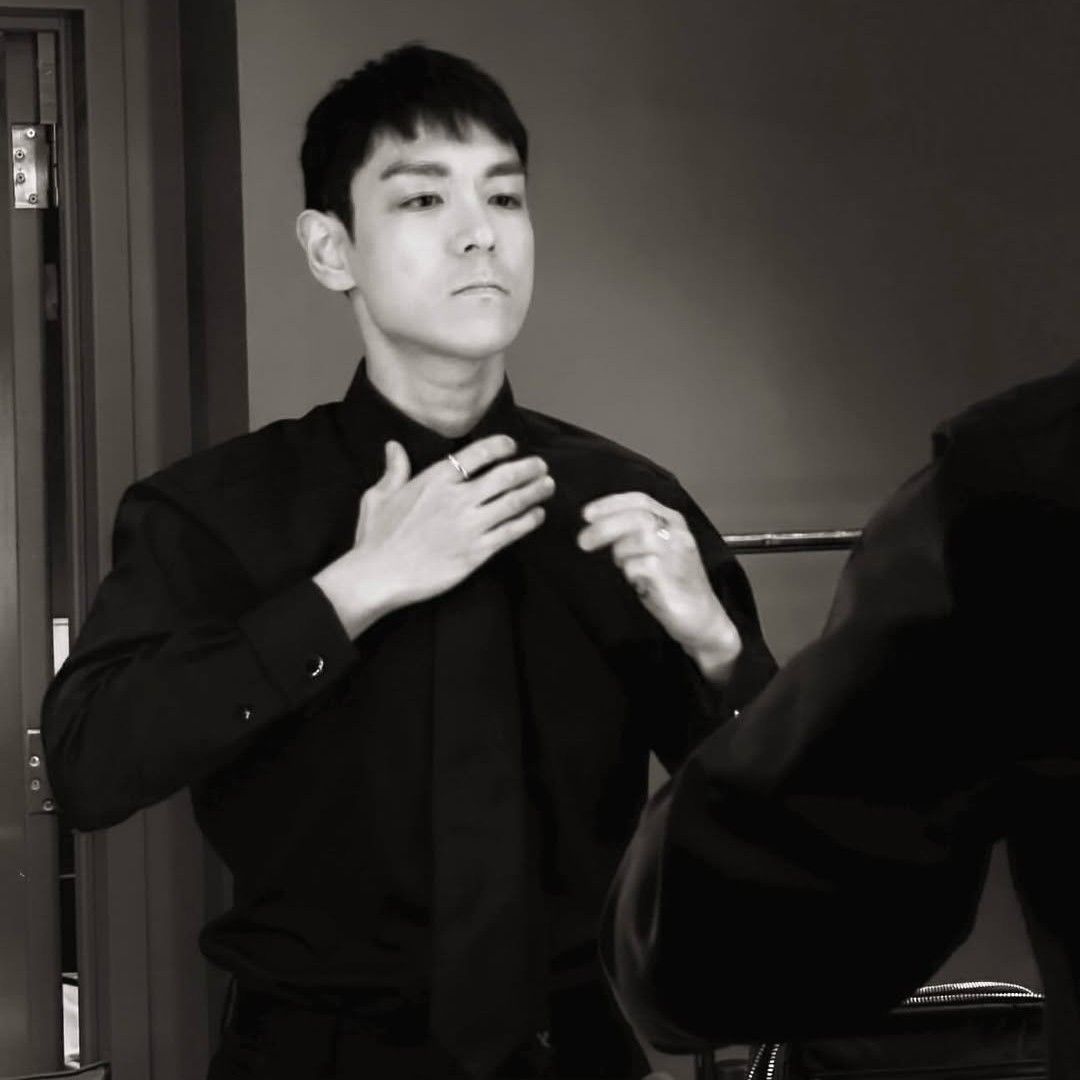 A moment captured by T.O.P's fan
