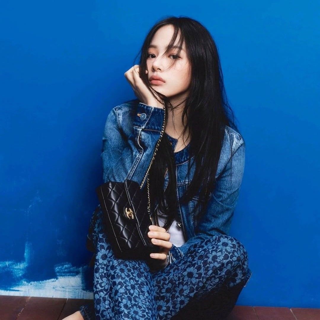 Latest photo of NewJeans