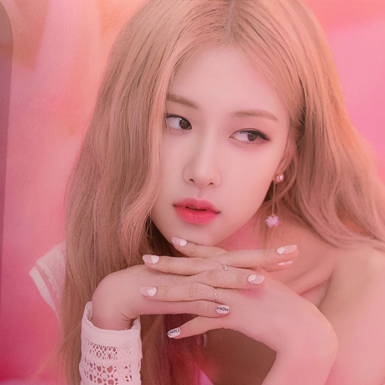 Recent activity shot of ROSÉ (BLACKPINK)