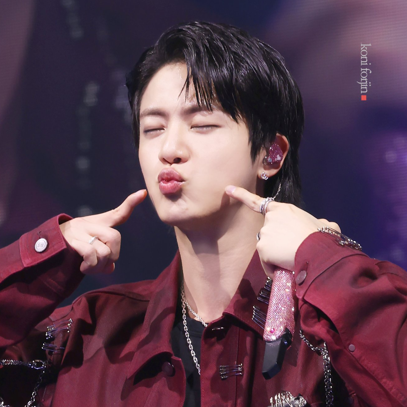 Behind-the-scenes cut of Jin (BTS)