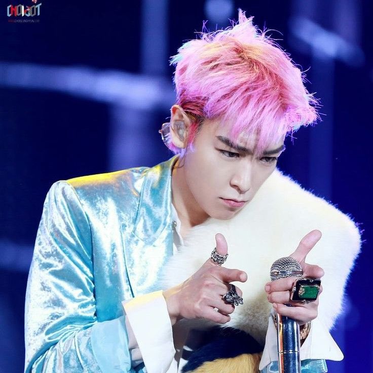 Behind-the-scenes cut of T.O.P