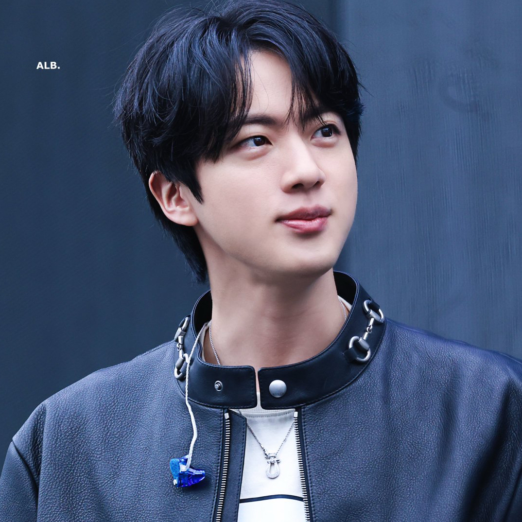 진 (방탄소년단) 최근 활동샷