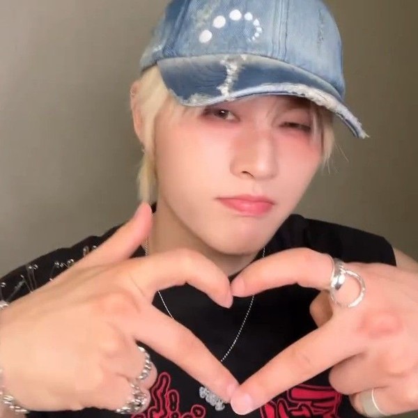 Popular profile picture of M (SEVENTOEIGHT) loved by fans