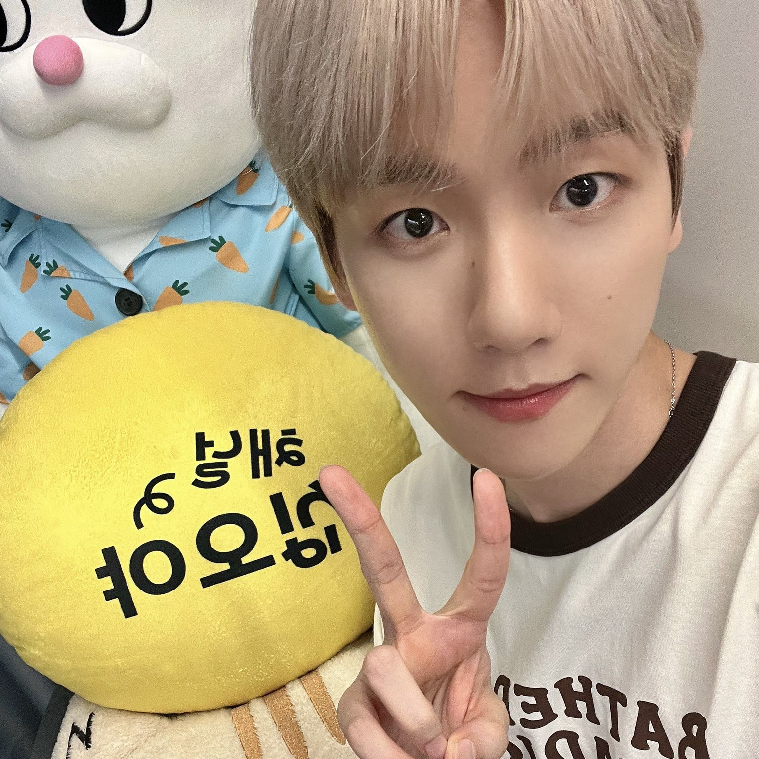 Today's hottest K-pop community feed
