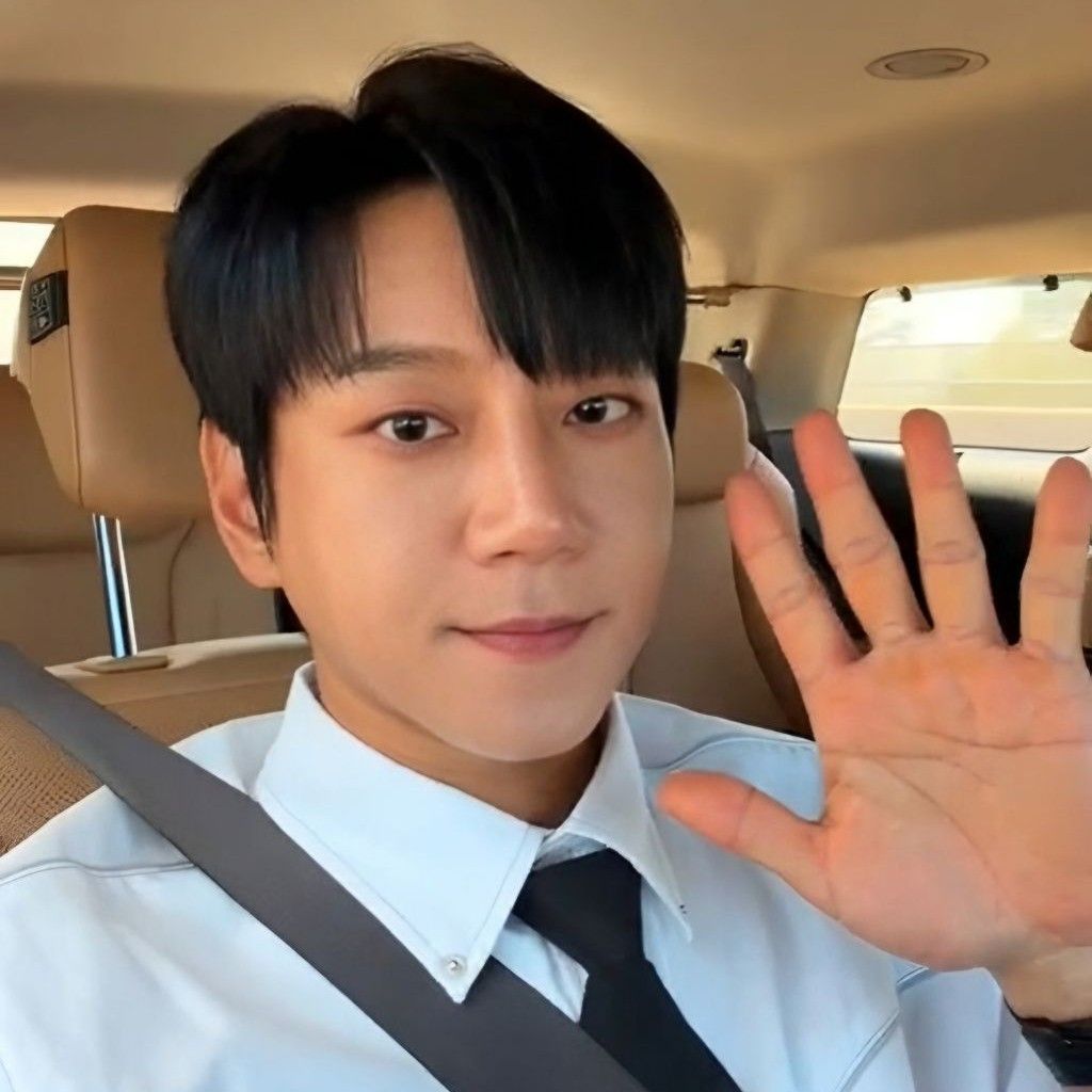 A moment captured by Hwang Chiyeol's fan