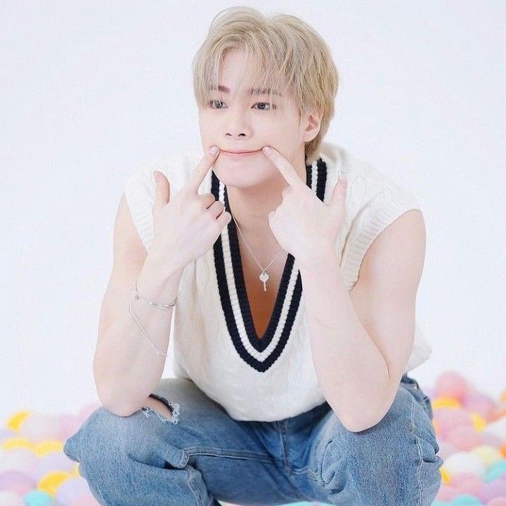 Latest photo of Moonbin (ASTRO)