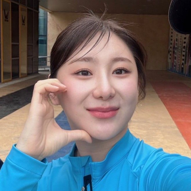 Behind-the-scenes cut of Lee Chaeyeon