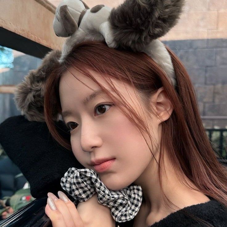 Behind-the-scenes cut of Shuhua (i-dle)