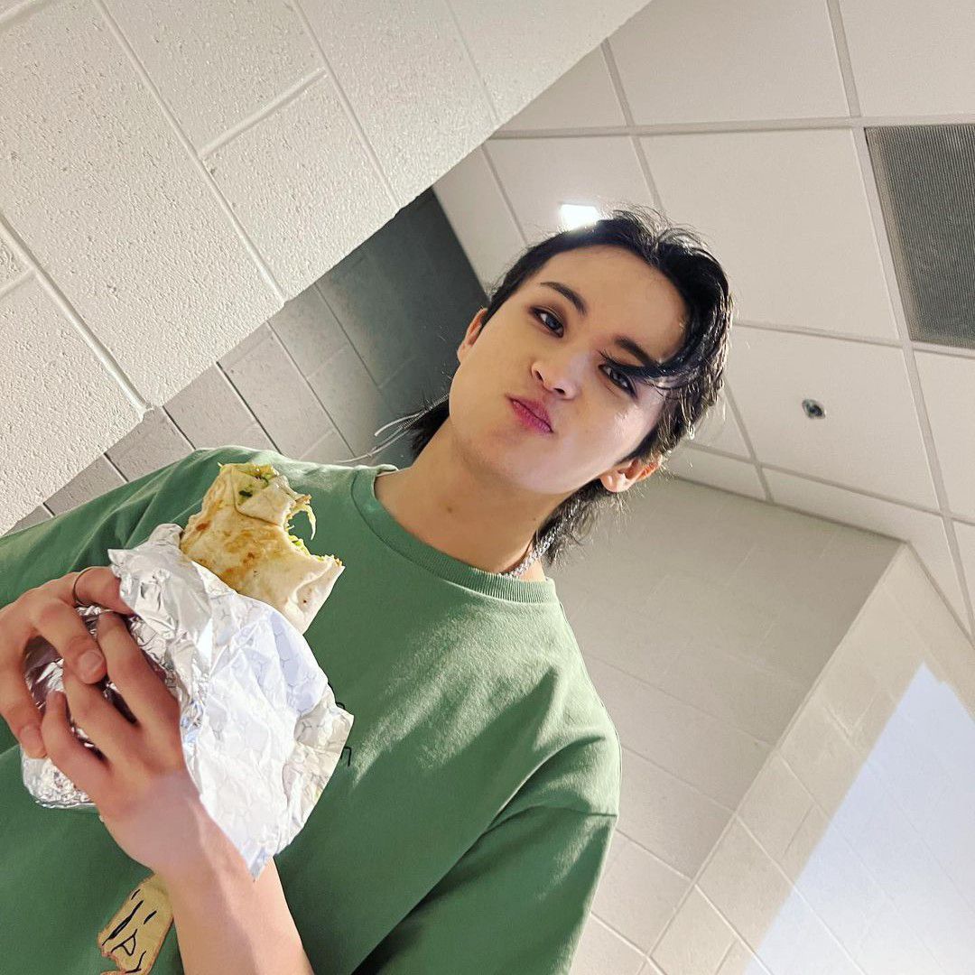 A moment captured by Mark (NCT 127, NCT DREAM)'s fan