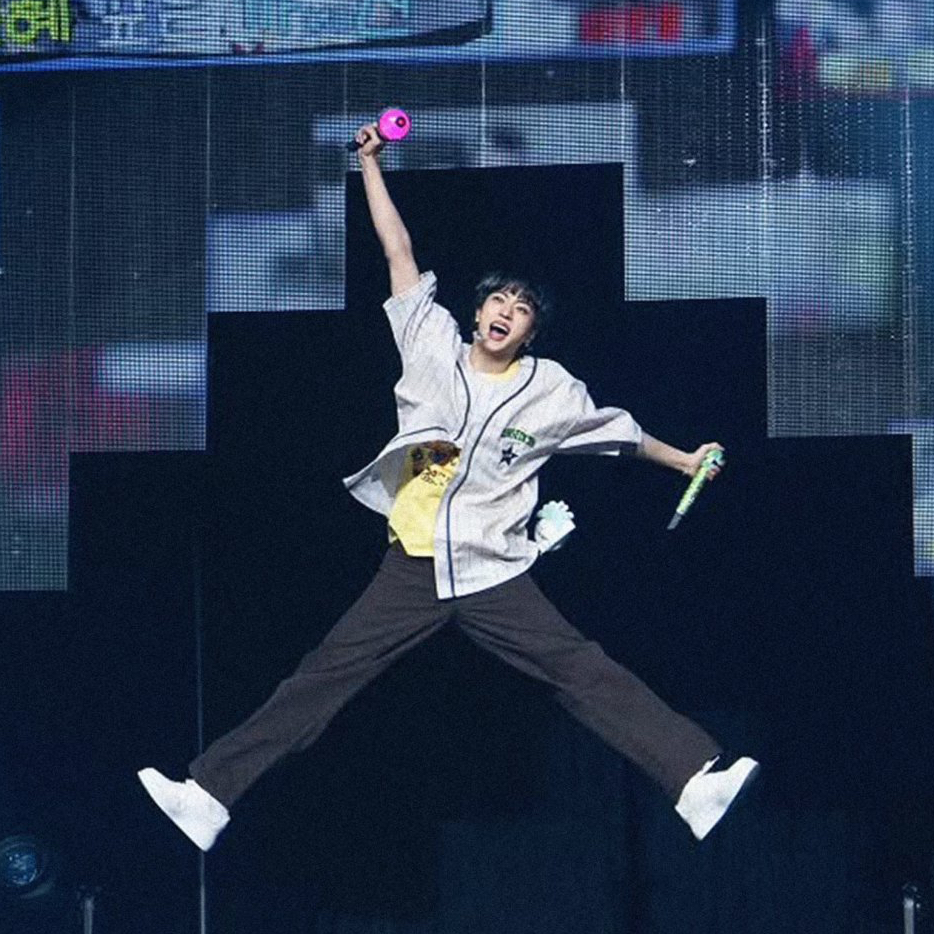 진 (방탄소년단) 최근 활동샷