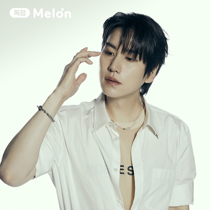 Behind-the-scenes cut of Kyuhyun (Super Junior)
