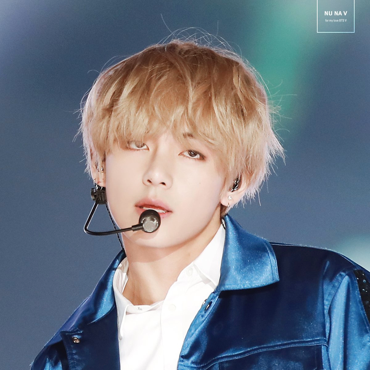 뷔 (방탄소년단)의 최신 사진