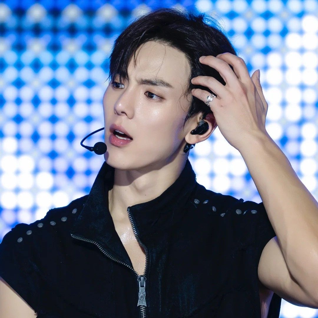 Recent activity shot of Shownu (MONSTA X)