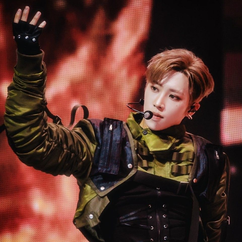 A moment captured by Arno (ALPHA DRIVE ONE)'s fan