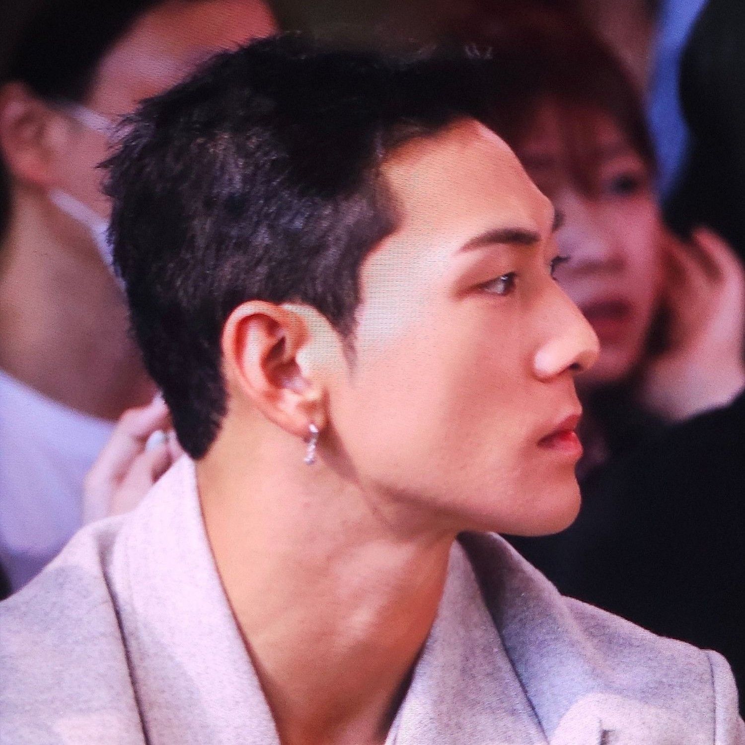 Behind-the-scenes cut of Baekho