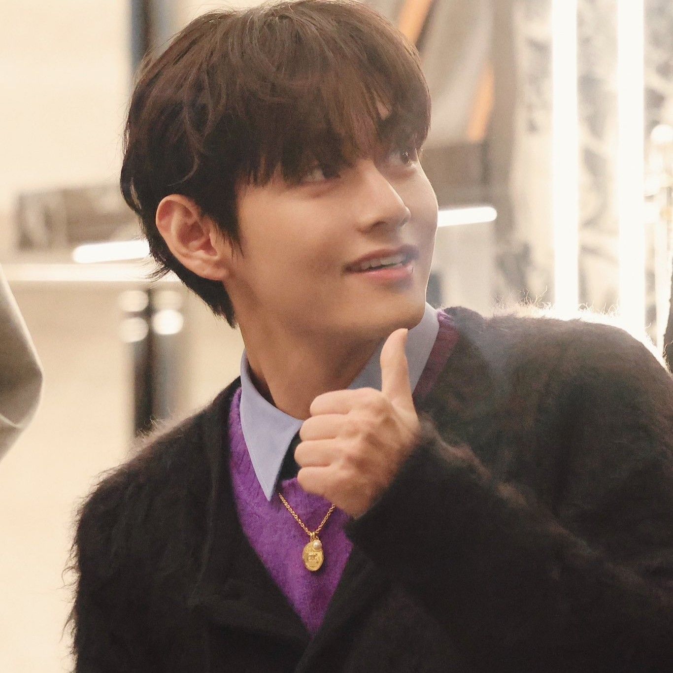 뷔 (방탄소년단)의 최신 사진