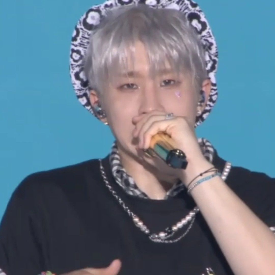 Latest photo of Jinjin (ASTRO)
