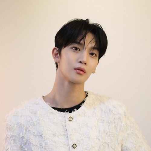 Recent activity shot of Bae Jinyoung