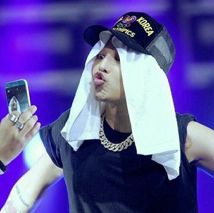 Recent activity shot of G-DRAGON (BIGBANG)
