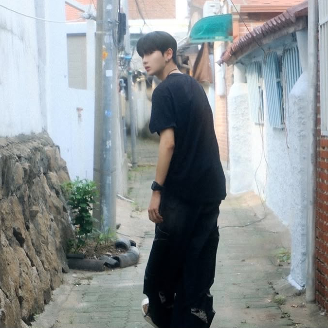 Behind-the-scenes cut of Junhyeok (n.SSign)