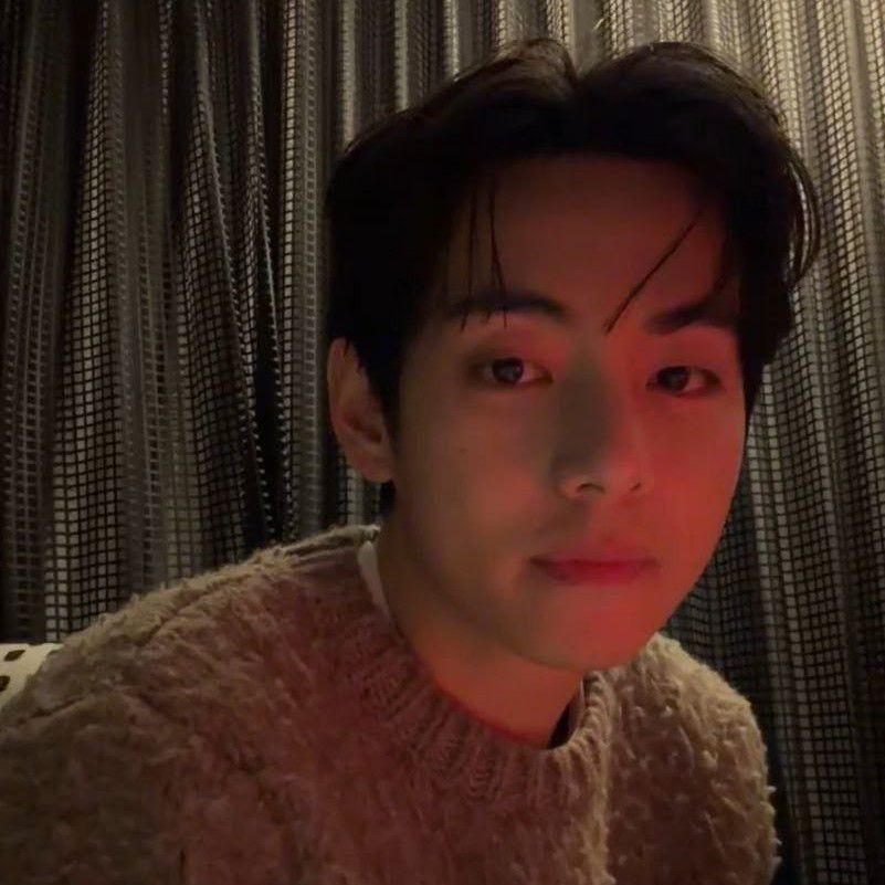 V (BTS)の最近の活動写真