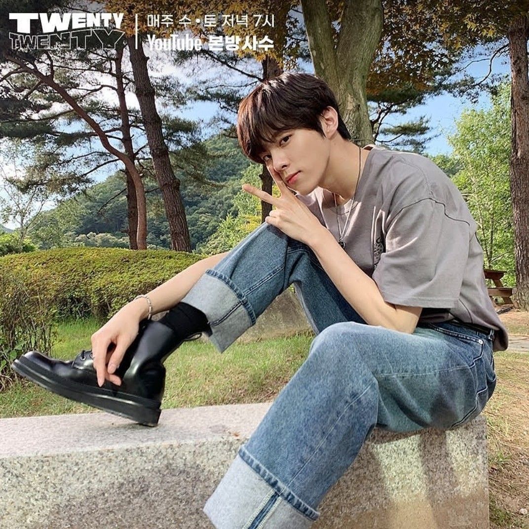 Latest photo of Kim Wooseok