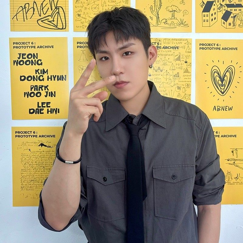 Behind-the-scenes cut of Park Woojin (AB6IX)