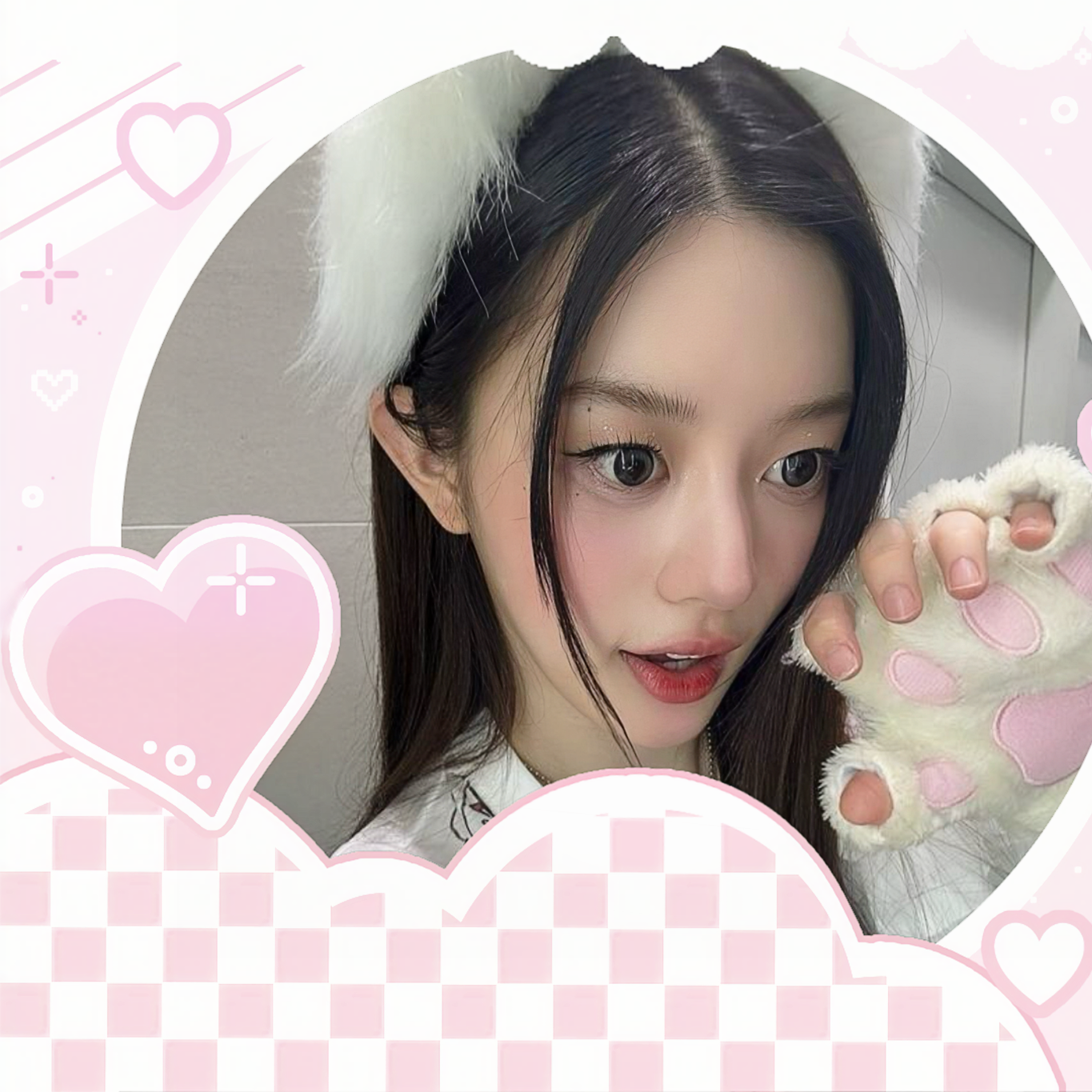 Recent activity shot of Minju (ILLIT)