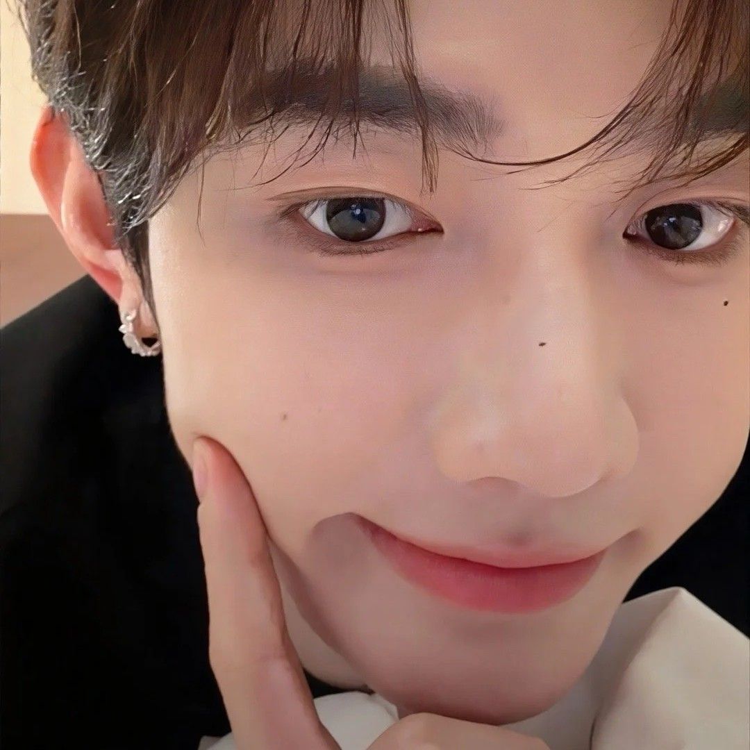 A moment captured by Zhang Hao (ZEROBASEONE)'s fan