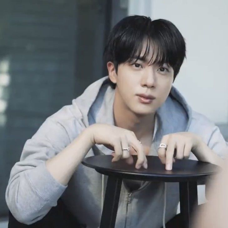 진 (방탄소년단)의 비하인드 컷